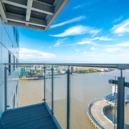 Skyvillion - London River Thames Top Floor Apartments By Woolwich Ferry, Mins To London Excel, O2 Arena , London City Airport With Parking Eksteriør billede