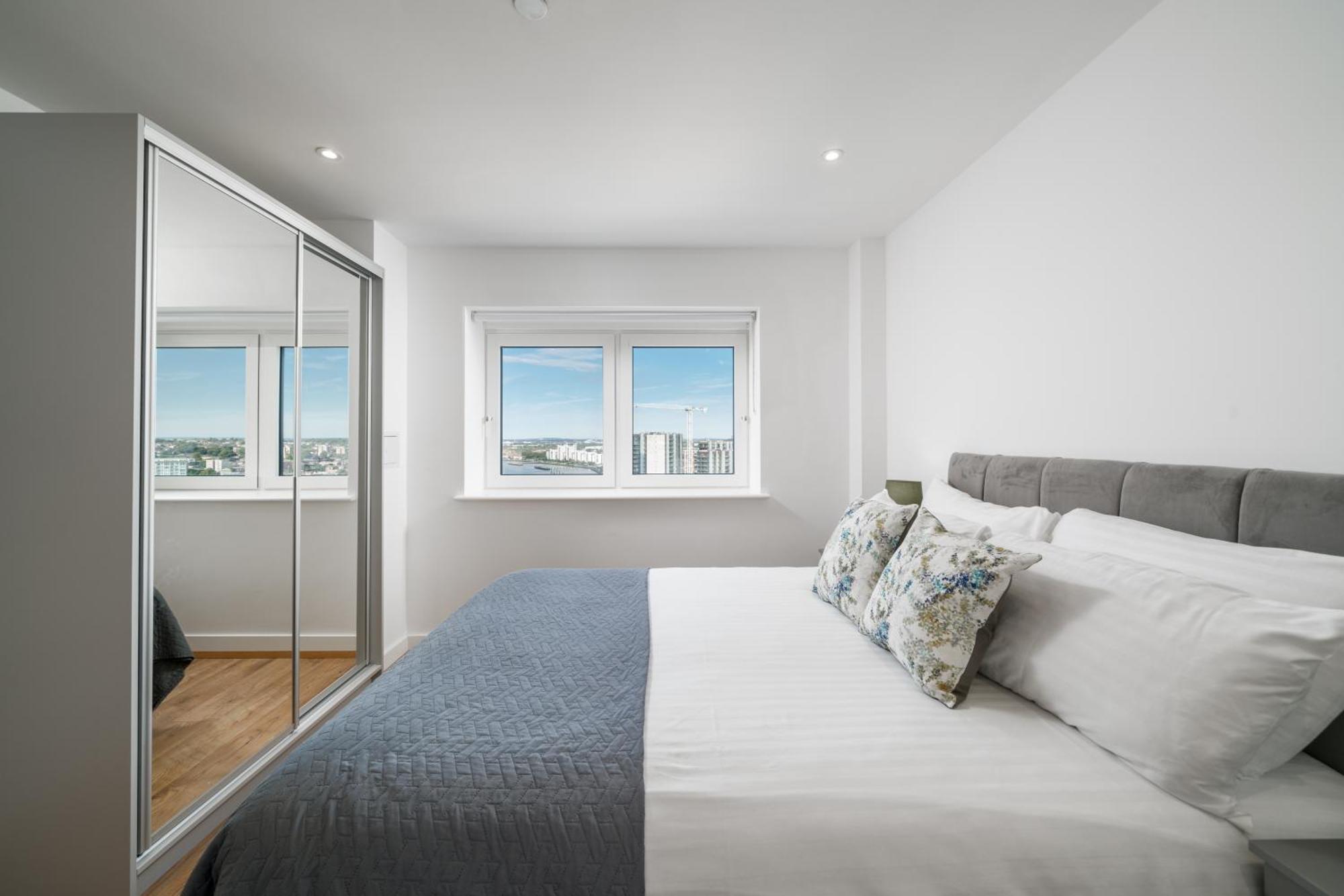 Skyvillion - London River Thames Top Floor Apartments By Woolwich Ferry, Mins To London Excel, O2 Arena , London City Airport With Parking Eksteriør billede