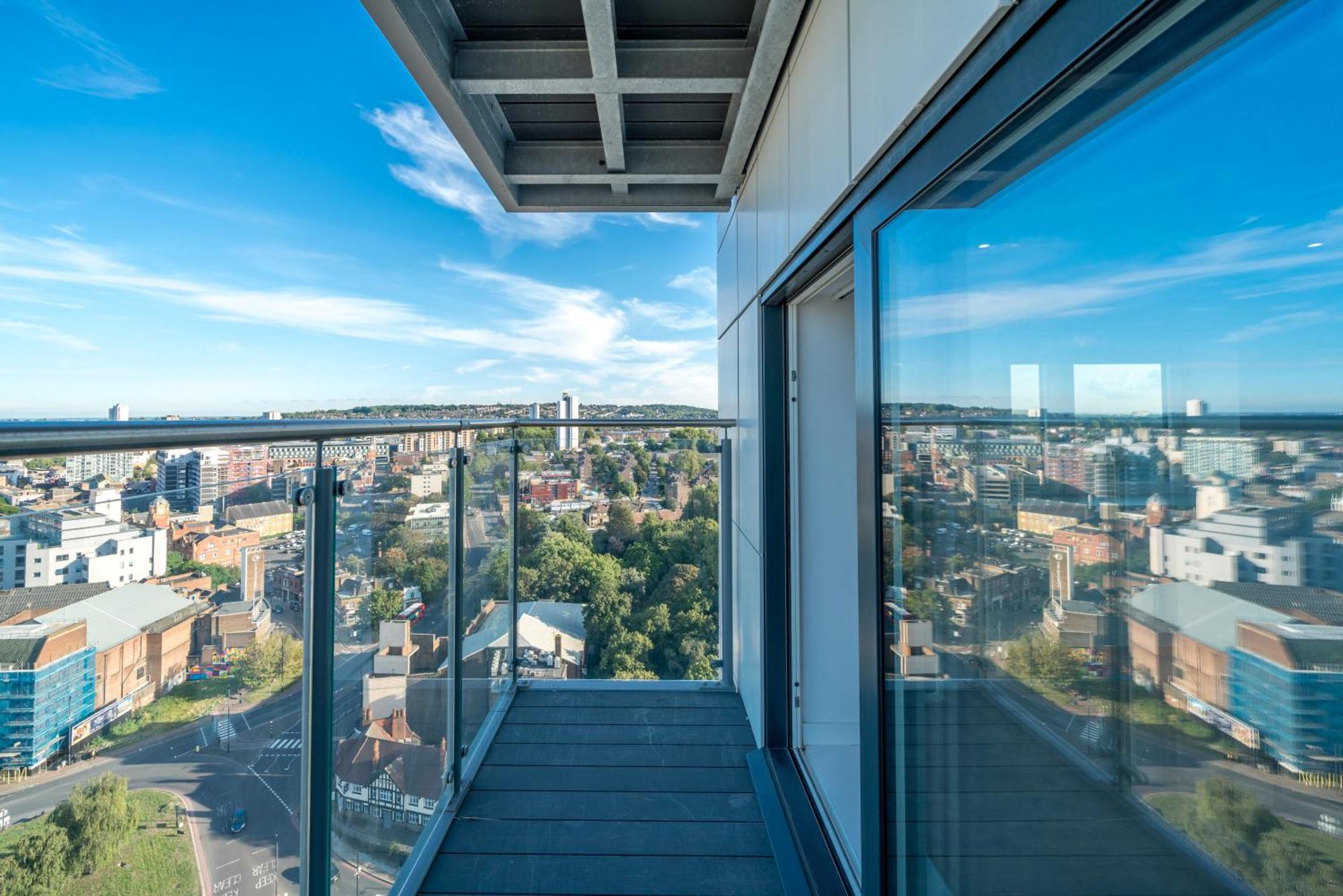 Skyvillion - London River Thames Top Floor Apartments By Woolwich Ferry, Mins To London Excel, O2 Arena , London City Airport With Parking Eksteriør billede