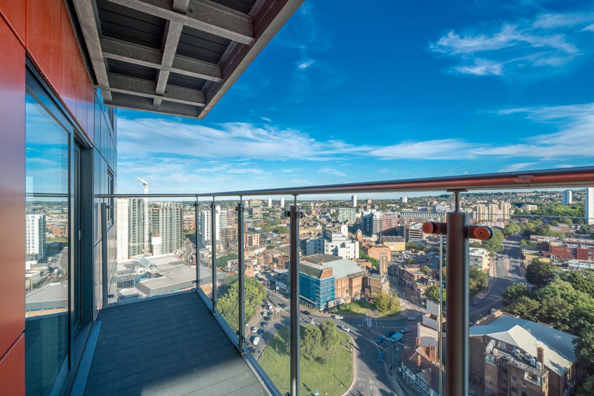 Skyvillion - London River Thames Top Floor Apartments By Woolwich Ferry, Mins To London Excel, O2 Arena , London City Airport With Parking Eksteriør billede